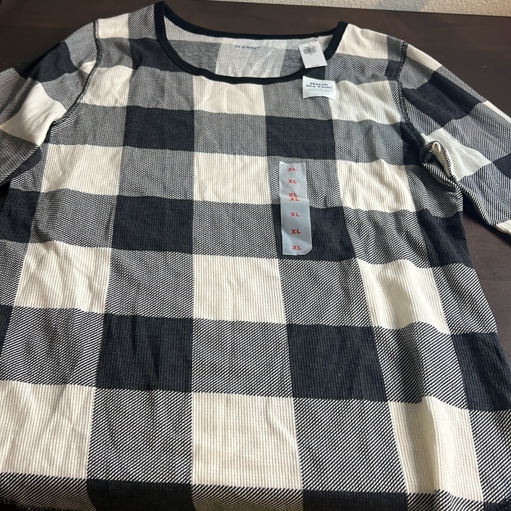Old Navy Waffler Knit Thermal Pajama Top - Picture 3 of 6